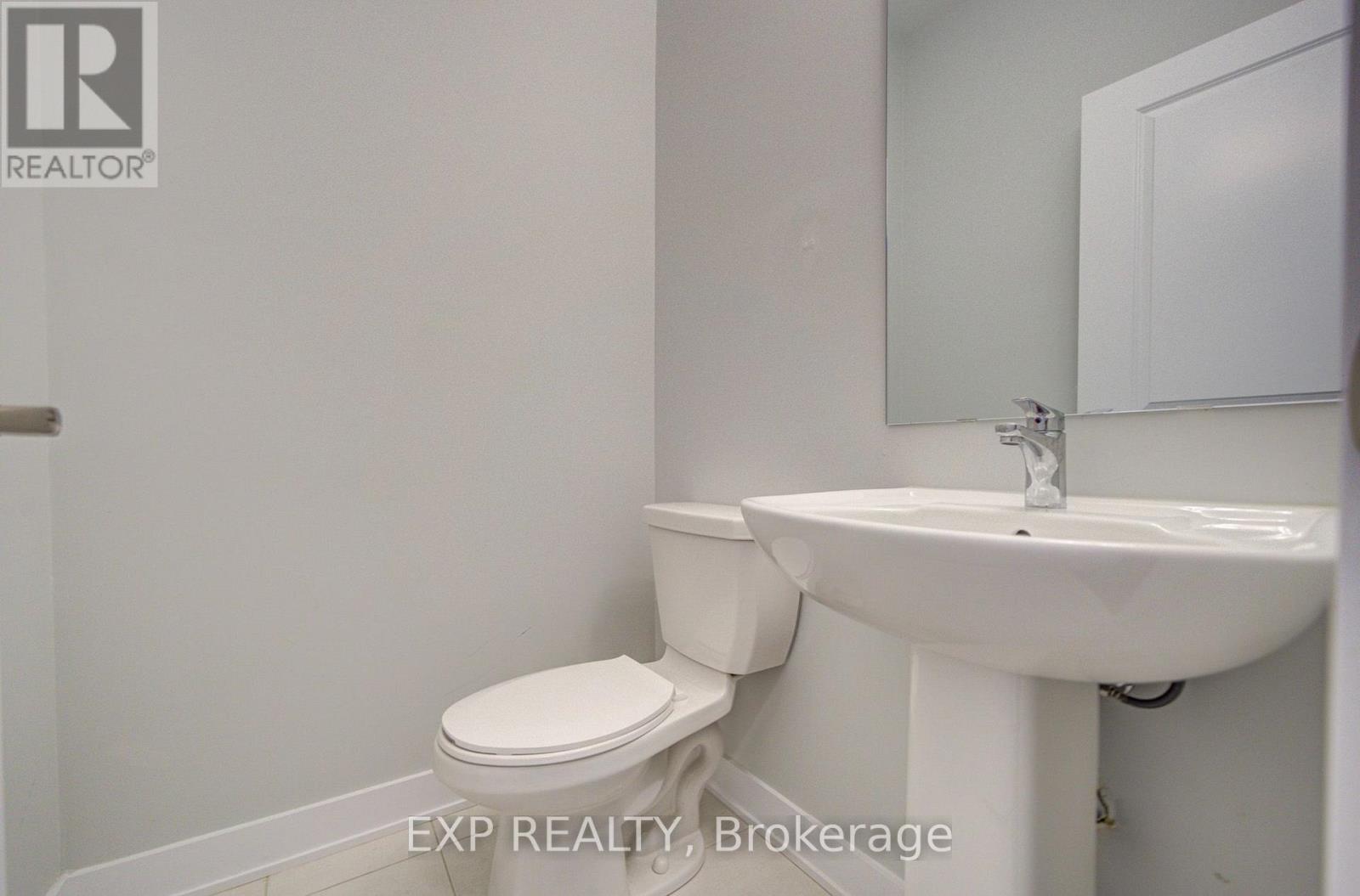 1095 Thompson Drive, Oshawa, Ontario  L1L 0V5 - Photo 5 - E13837296