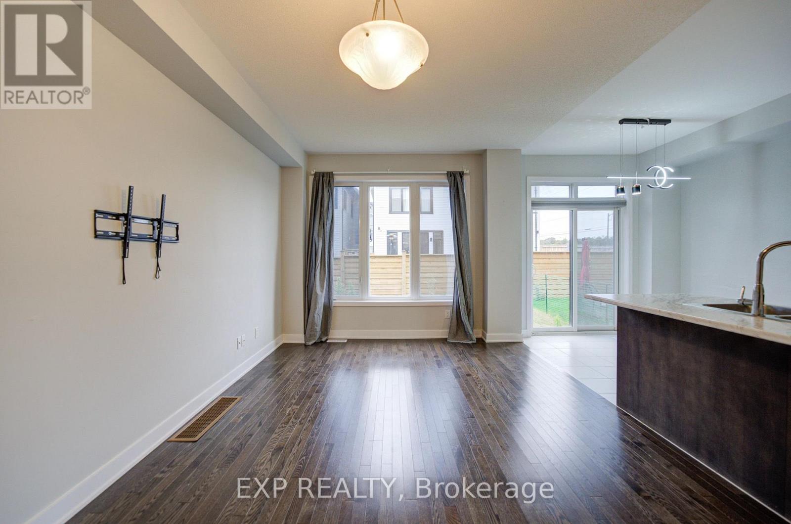 1095 Thompson Drive, Oshawa, Ontario  L1L 0V5 - Photo 9 - E13837296