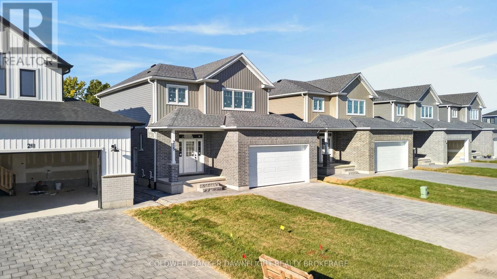 215 Greene Street, South Huron, Ontario  N0M 1S3 - Photo 2 - X13843374