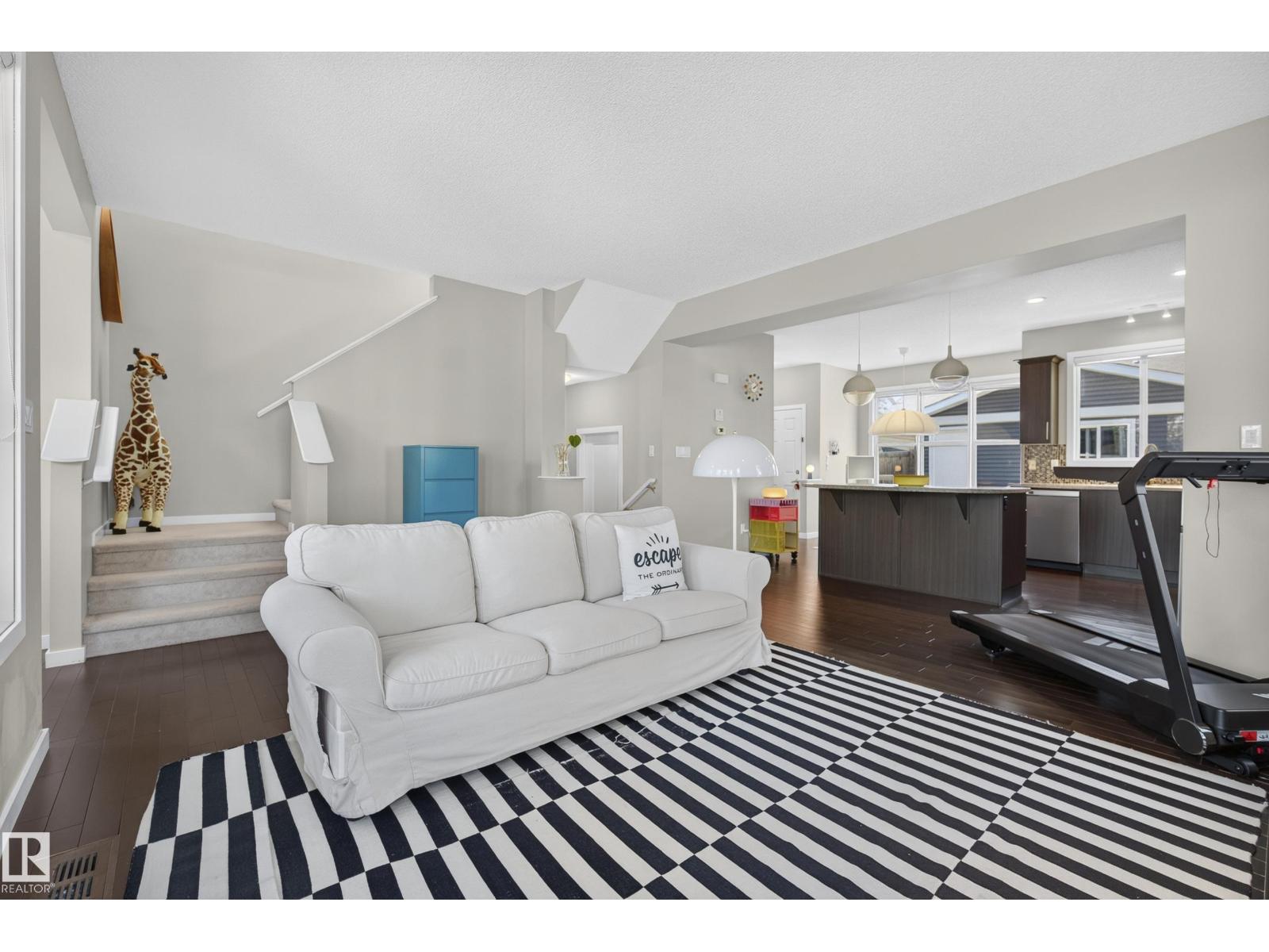 1104 74 ST SW SW