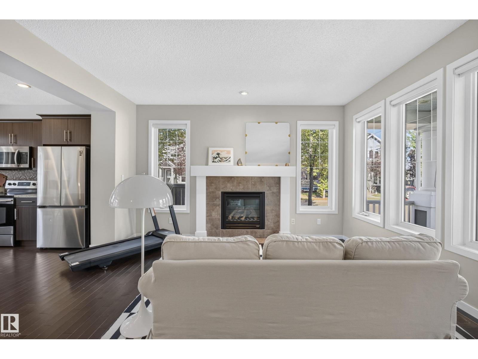 1104 74 ST SW SW