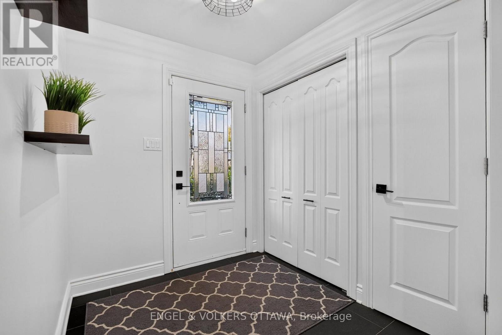 1330 Kilborn Avenue, Ottawa, Ontario  K1H 6L3 - Photo 3 - X13843222