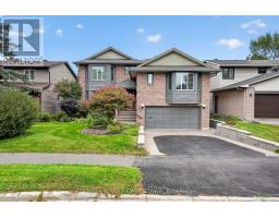 13 LYNHURST AVENUE, Ottawa, Ontario