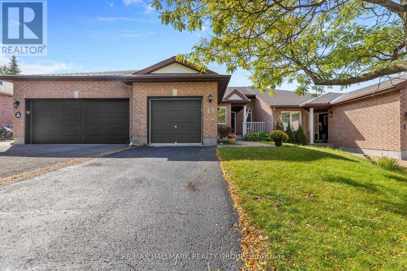 17 QUINTERRA COURT, Ottawa, Ontario