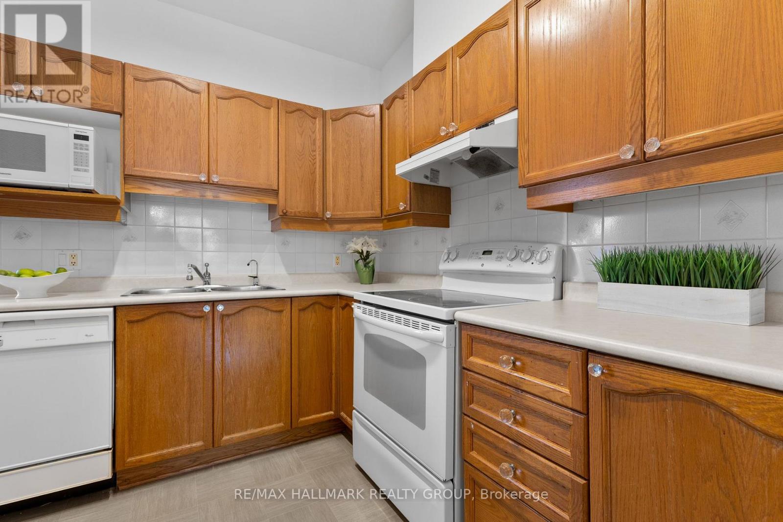 17 Quinterra Court, Ottawa, Ontario  K1V 1K8 - Photo 12 - X13843310