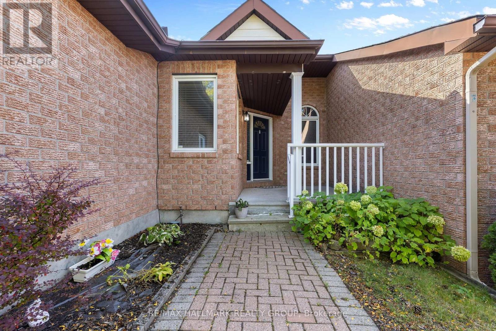 17 Quinterra Court, Ottawa, Ontario  K1V 1K8 - Photo 3 - X13843310