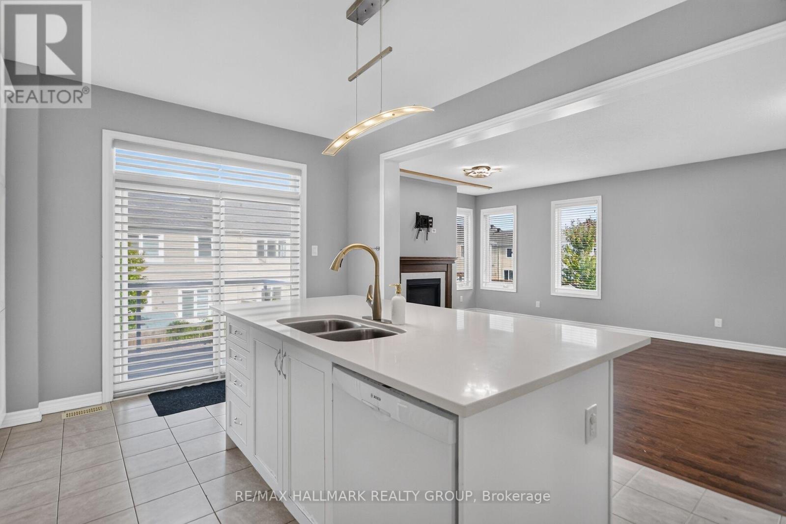 18 Sweetbay Circle, Ottawa, Ontario  K2S 0W8 - Photo 11 - X13843332