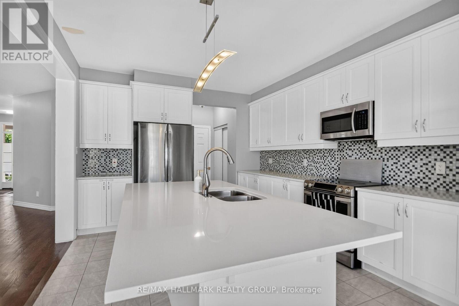 18 Sweetbay Circle, Ottawa, Ontario  K2S 0W8 - Photo 12 - X13843332