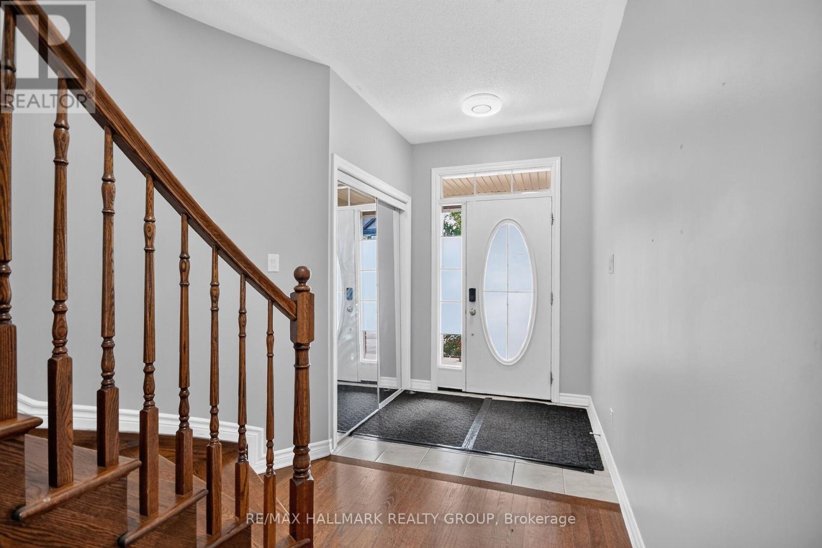 18 Sweetbay Circle, Ottawa, Ontario  K2S 0W8 - Photo 4 - X13843332