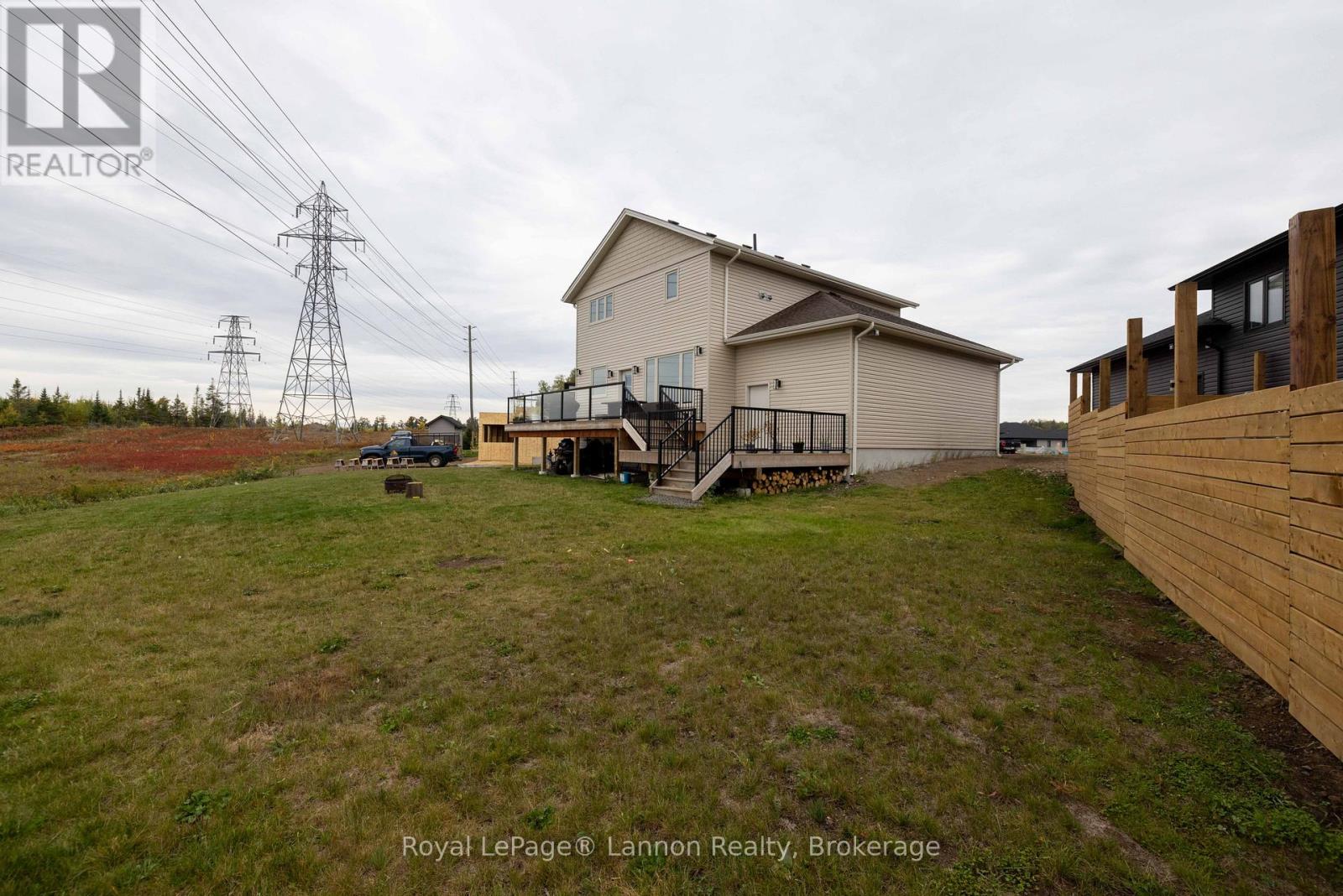 721 Topaz Place, Thunder Bay, Ontario  P7G 2T1 - Photo 3 - X13843416