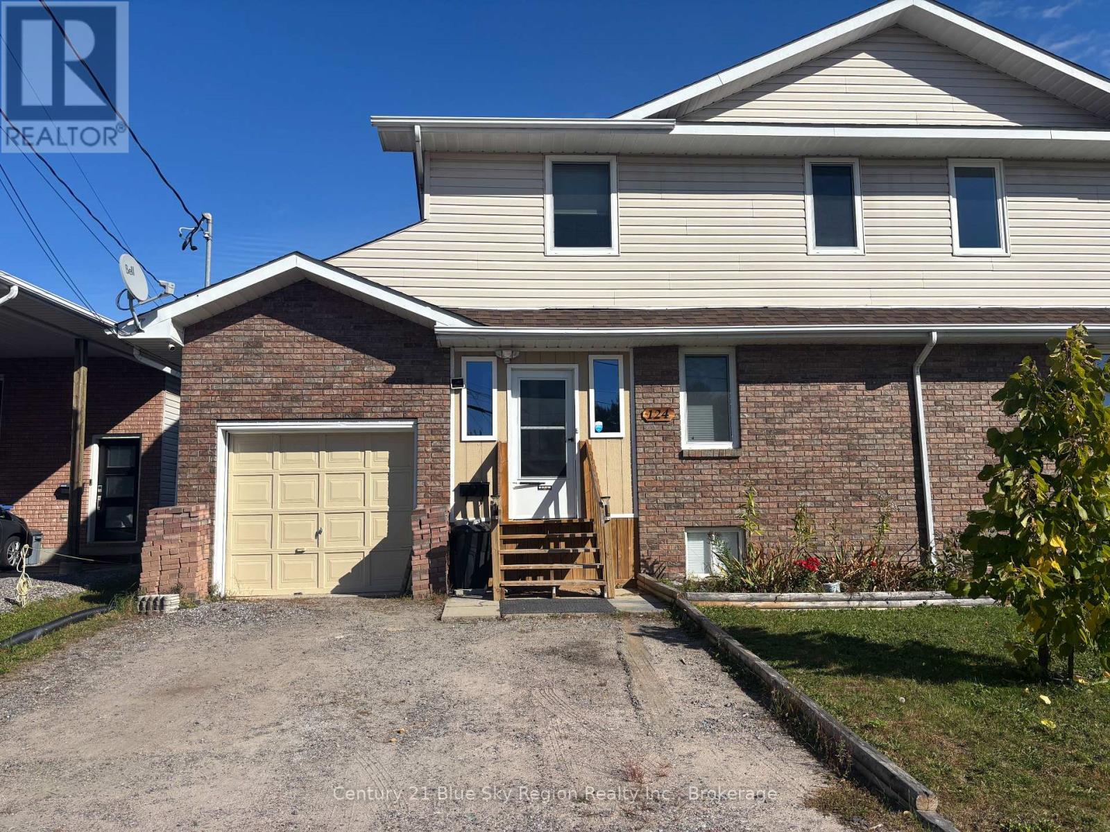 124 Johnston Road, North Bay, Ontario  P1B 9N6 - Photo 2 - X13843502