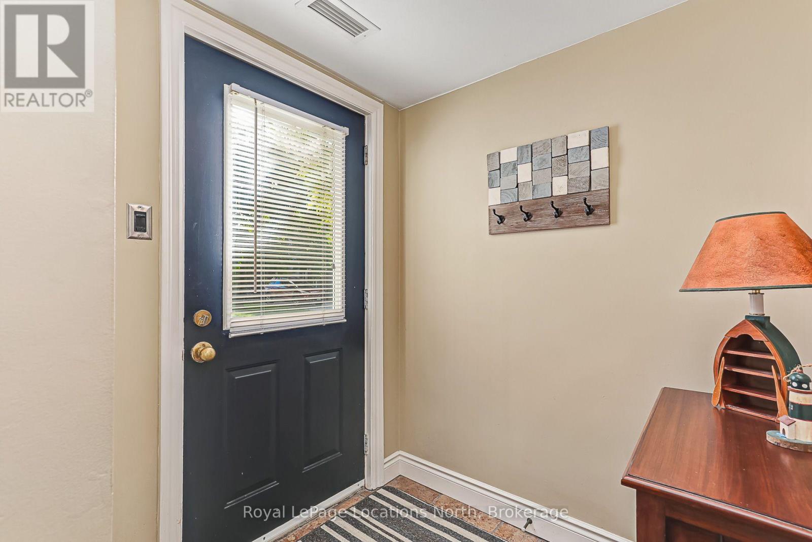 1 - 820 Suncrest Circle, Collingwood, Ontario  L9Y 5C7 - Photo 3 - S13843348