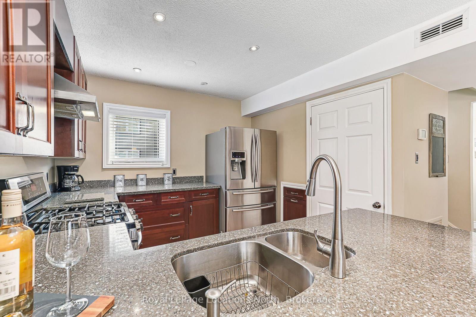 1 - 820 Suncrest Circle, Collingwood, Ontario  L9Y 5C7 - Photo 8 - S13843348