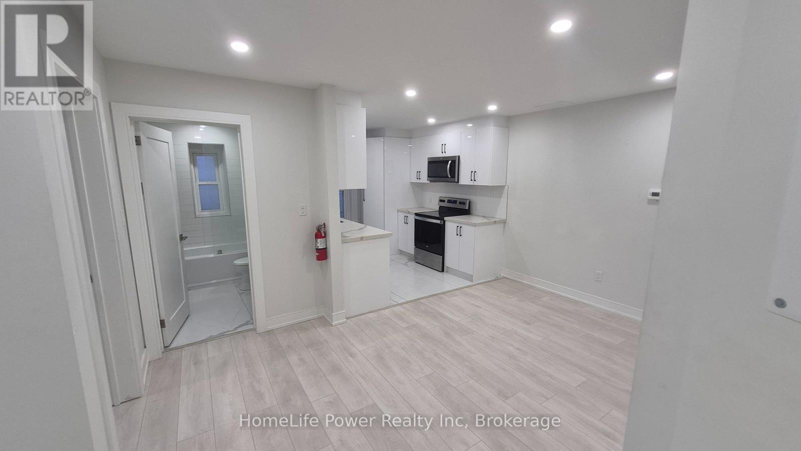 2u - 35 Wellington Street, Brantford, Ontario  N3P 1S8 - Photo 2 - X13843342