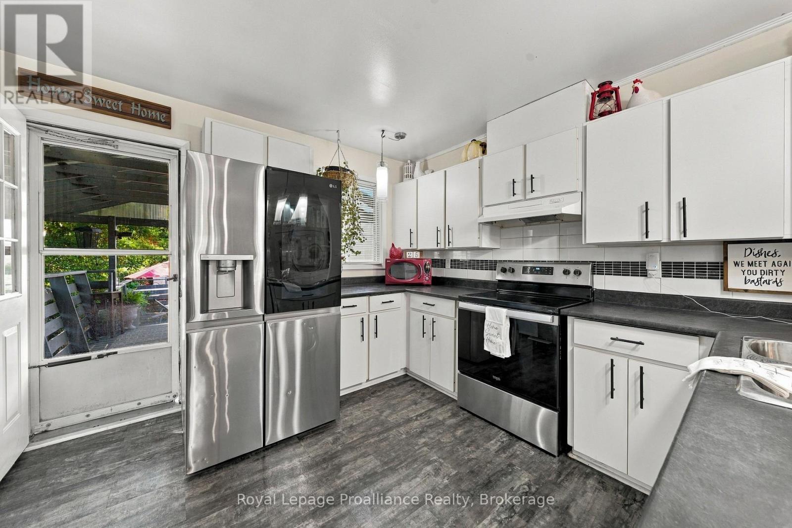 208 Byron Street, Quinte West, Ontario  K8V 2Z1 - Photo 11 - X13843226