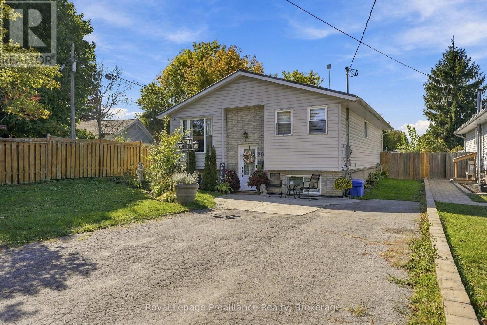 208 Byron Street, Quinte West, Ontario  K8V 2Z1 - Photo 4 - X13843226