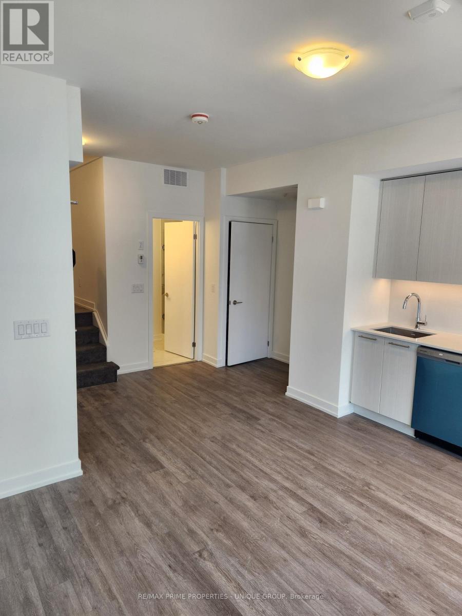 16 - 851 Sheppard Avenue W, Toronto, Ontario  M3H 0E9 - Photo 4 - C13843198