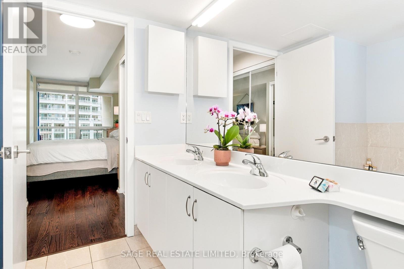 579 - 209 Fort York Boulevard, Toronto, Ontario  M5V 4A1 - Photo 19 - C13843224