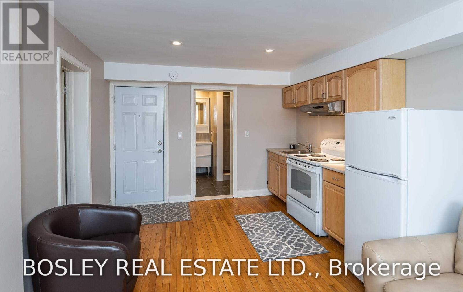 5 - 15 Markdale Avenue, Toronto, Ontario  M6C 1S8 - Photo 3 - C13843454