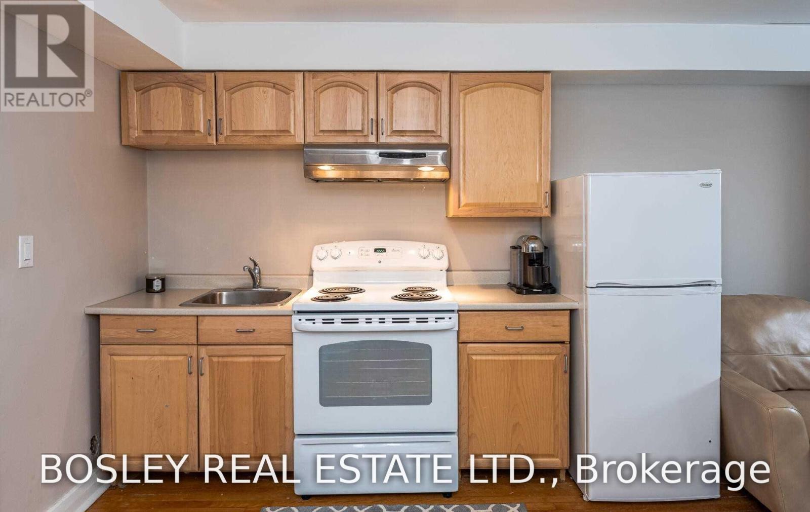 5 - 15 Markdale Avenue, Toronto, Ontario  M6C 1S8 - Photo 4 - C13843454