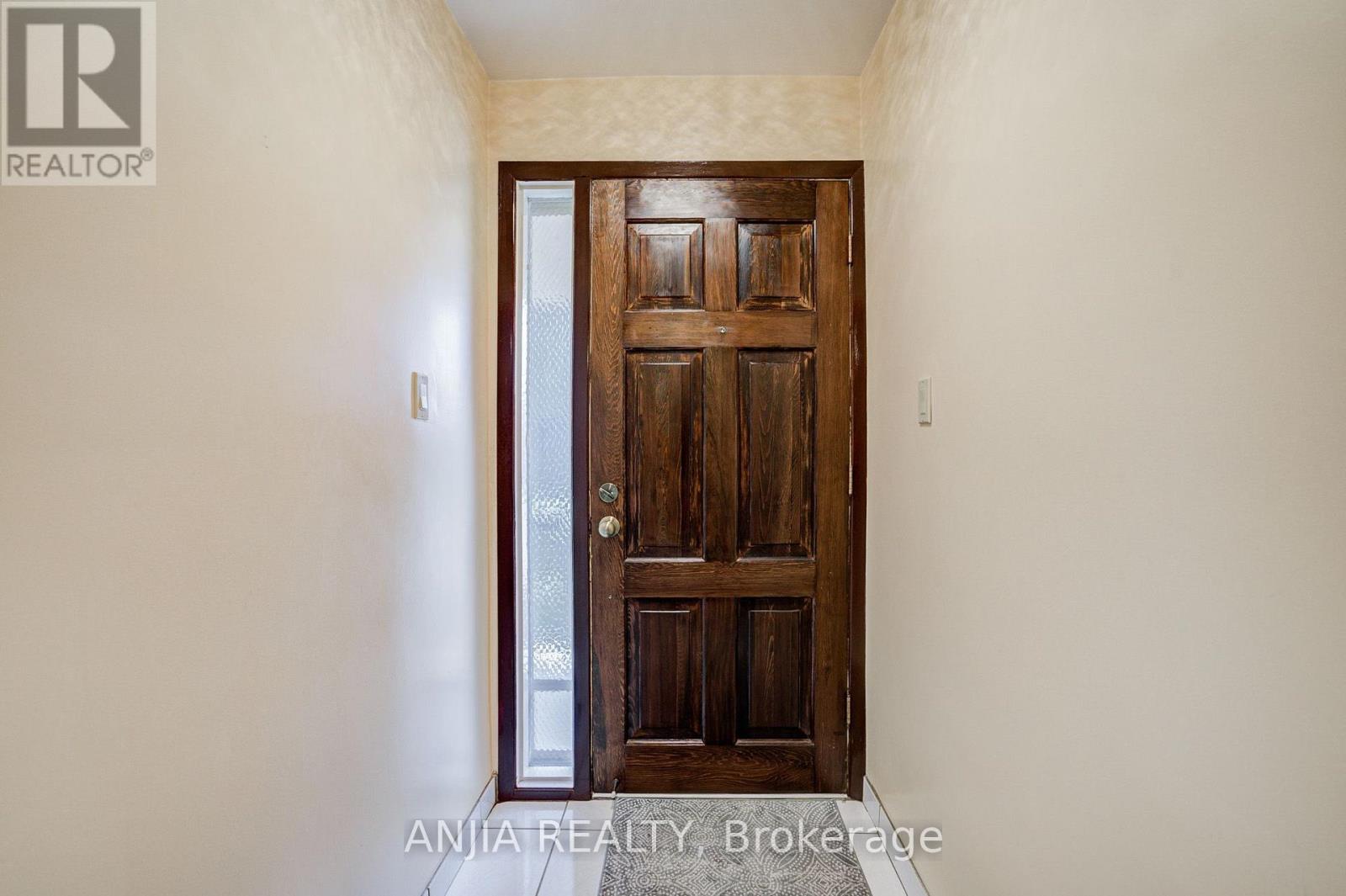 5 Brantford Drive, Toronto (L'amoreaux), Ontario  M1W 1E2 - Photo 7 - E13843254