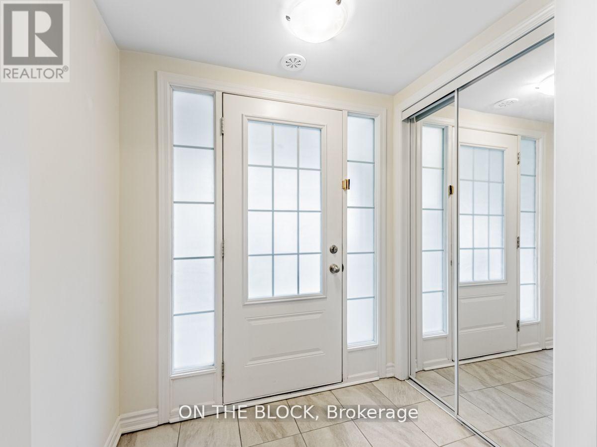 2425 Fall Harvest Crescent, Pickering, Ontario  L1X 0G1 - Photo 4 - E13843382