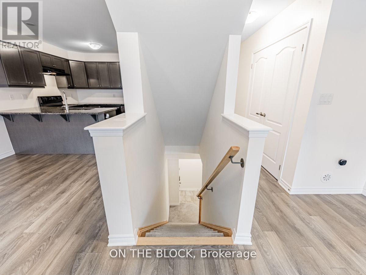 2425 Fall Harvest Crescent, Pickering, Ontario  L1X 0G1 - Photo 9 - E13843382