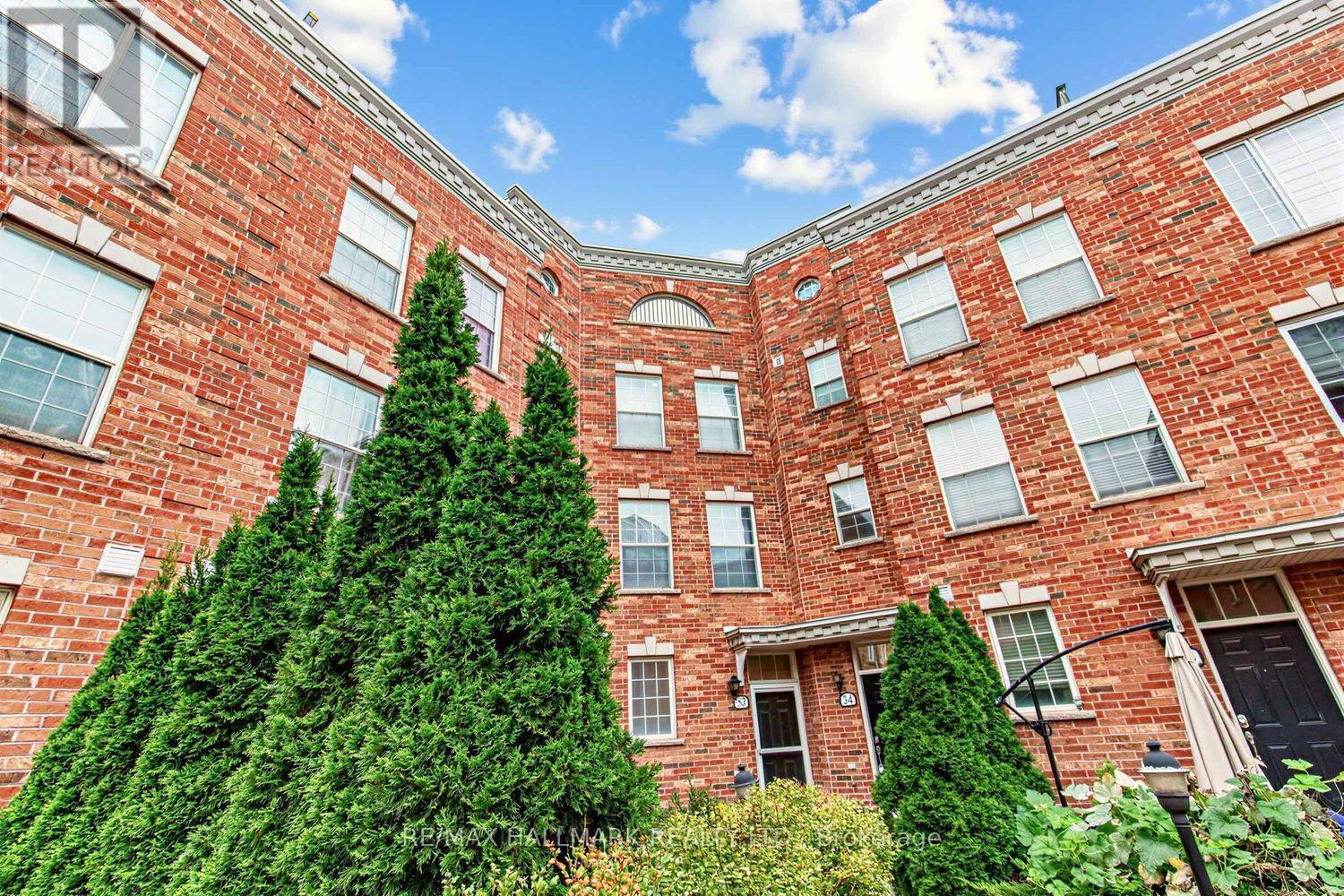 34 FAIRHEAD MEWS, toronto (east end-danforth), Ontario