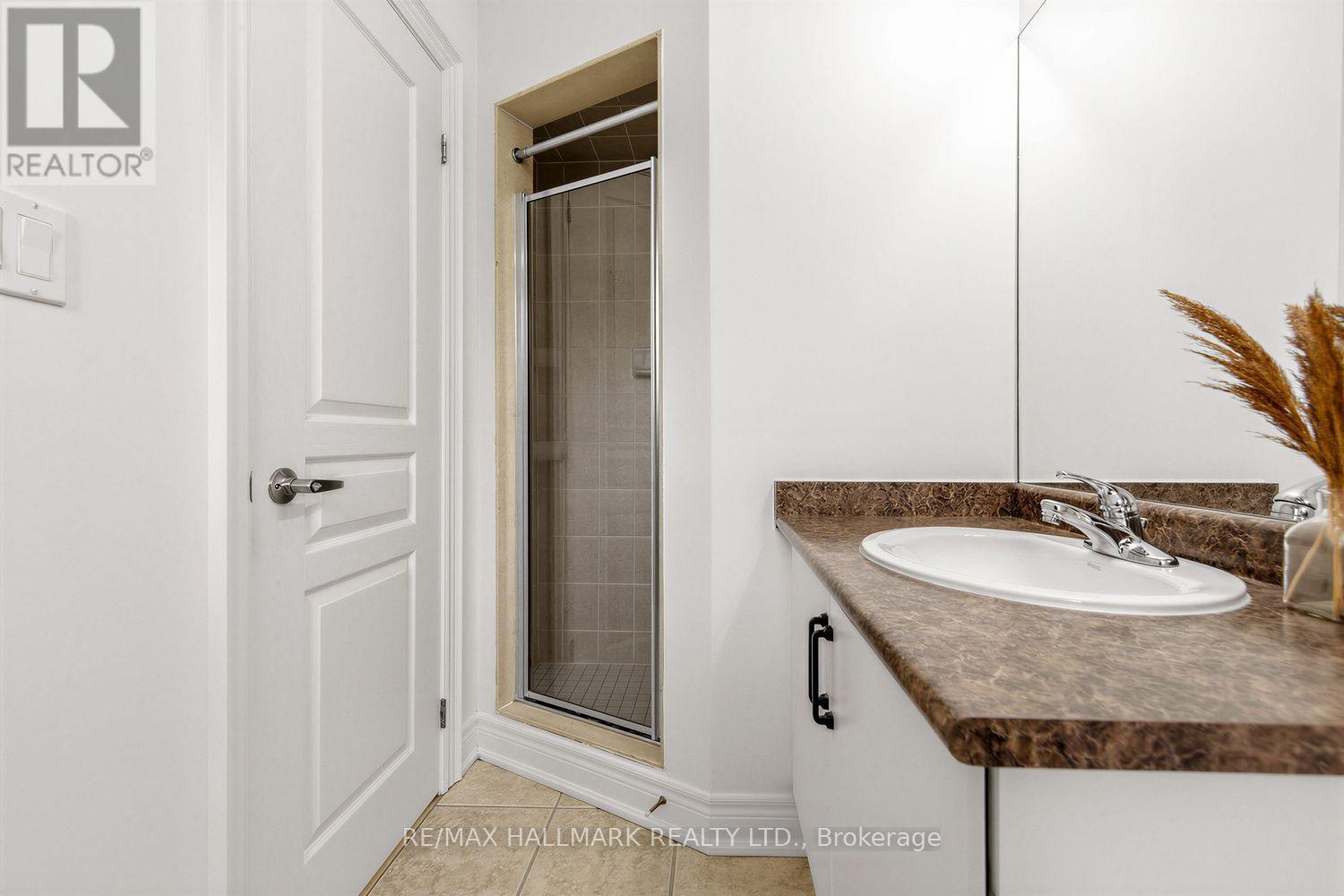 34 Fairhead Mews, Toronto, Ontario M4E 3Y4 - Photo 22 - E13843430