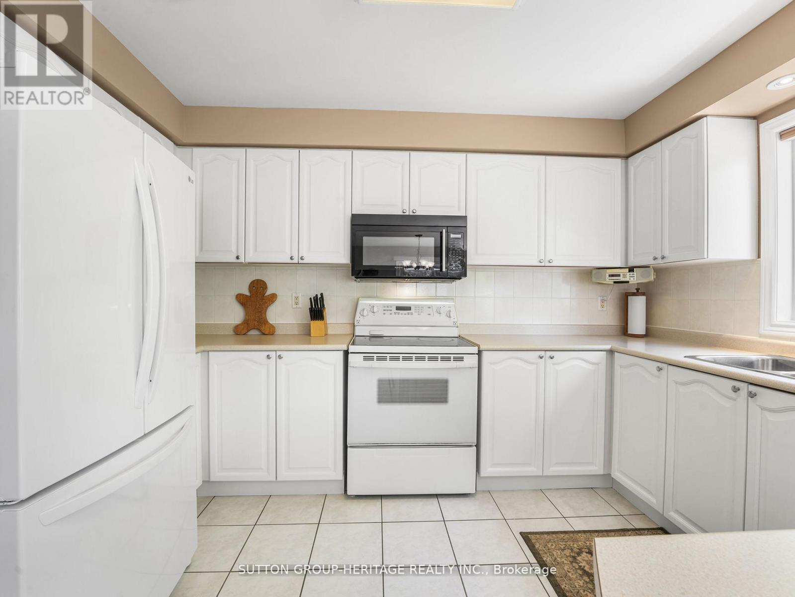 51 Annie Crescent, Ajax (Central West), Ontario  L1T 3Z4 - Photo 11 - E13843516