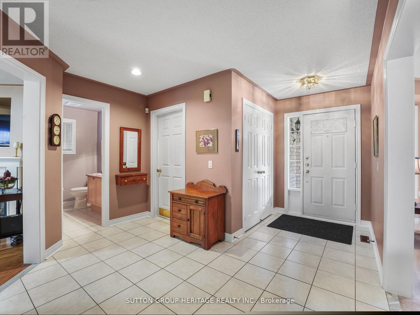 51 Annie Crescent, Ajax (Central West), Ontario  L1T 3Z4 - Photo 5 - E13843516
