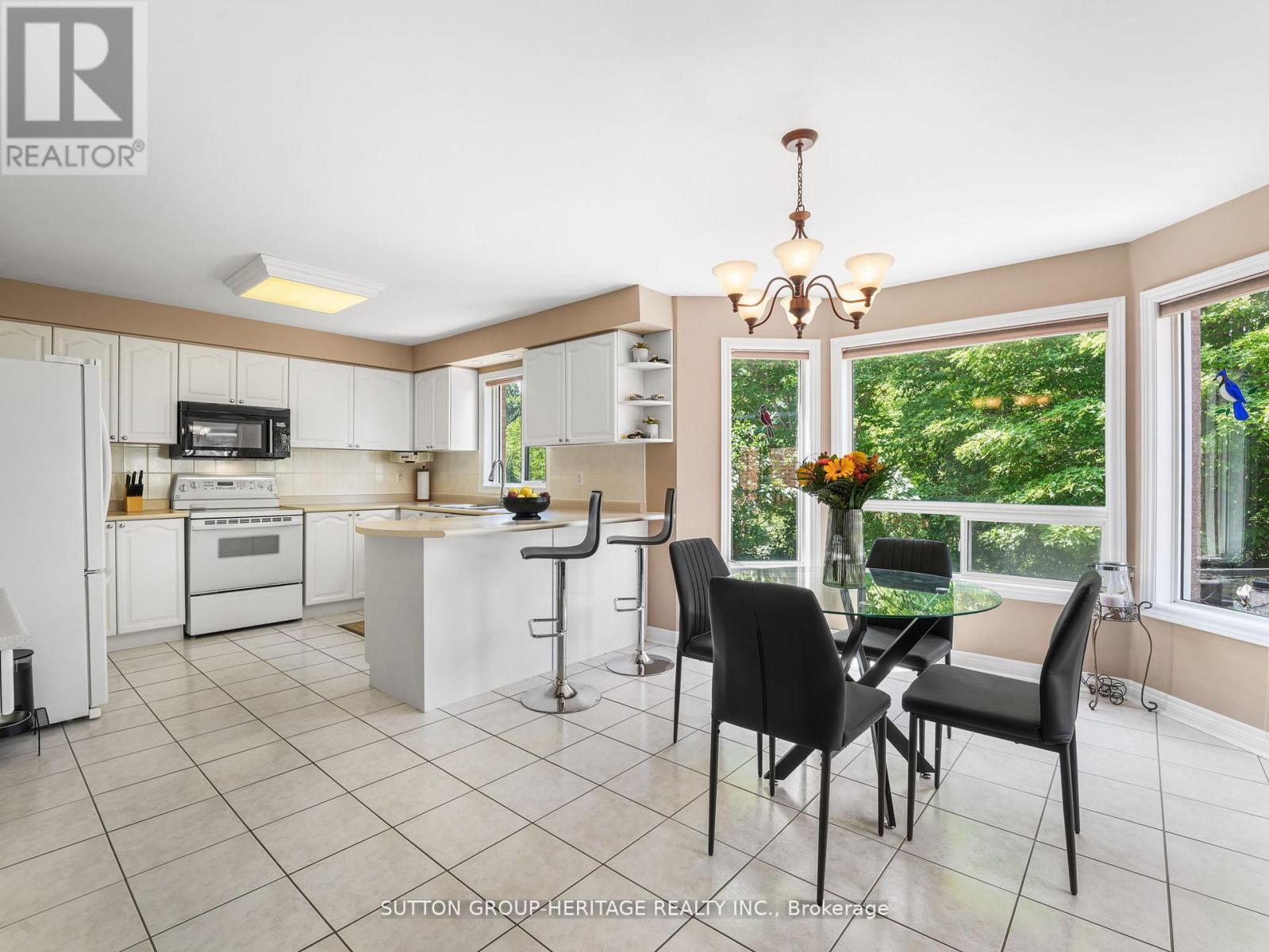 51 Annie Crescent, Ajax (Central West), Ontario  L1T 3Z4 - Photo 9 - E13843516