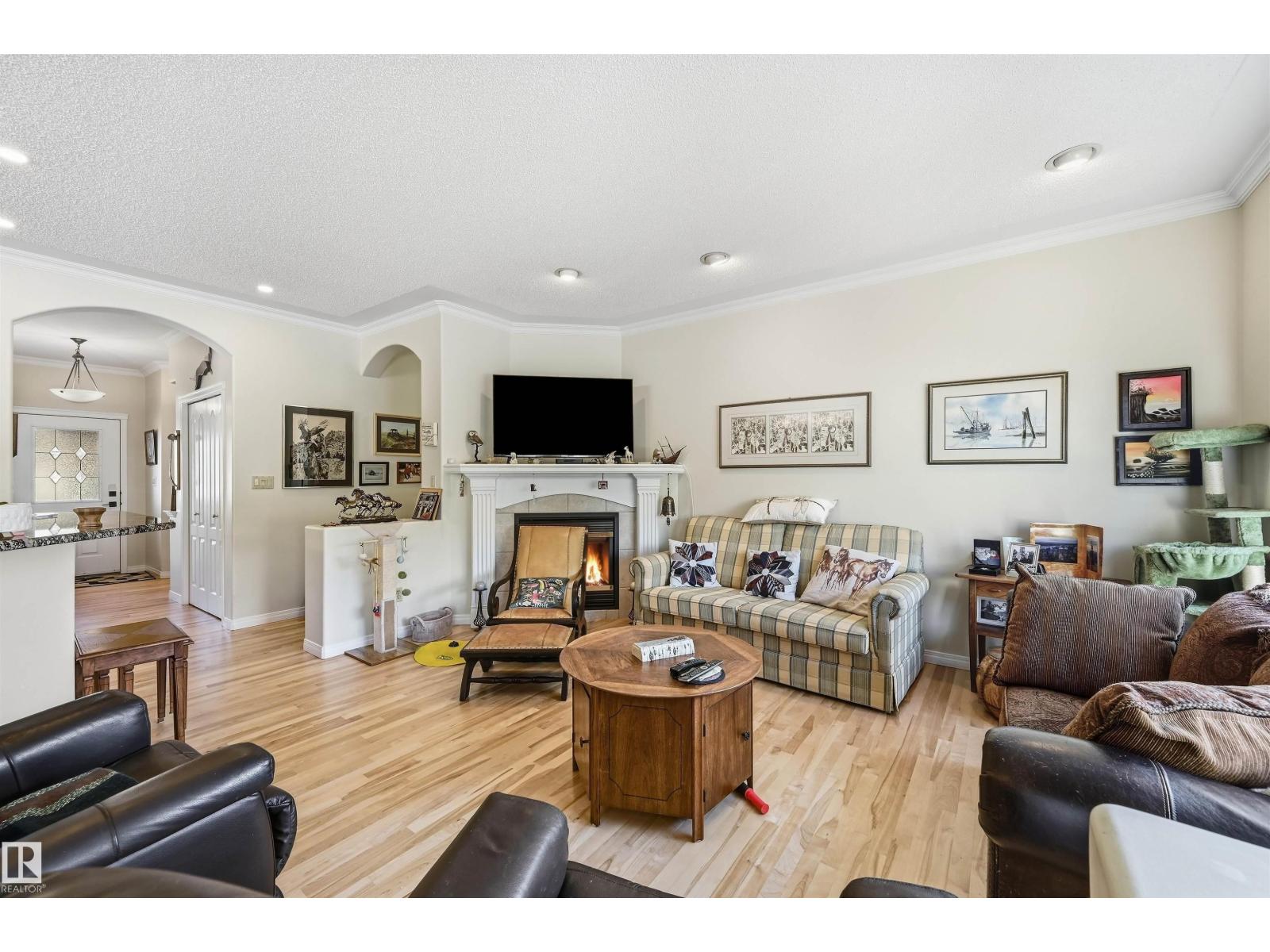 #11 170 KINGSWOOD BV
