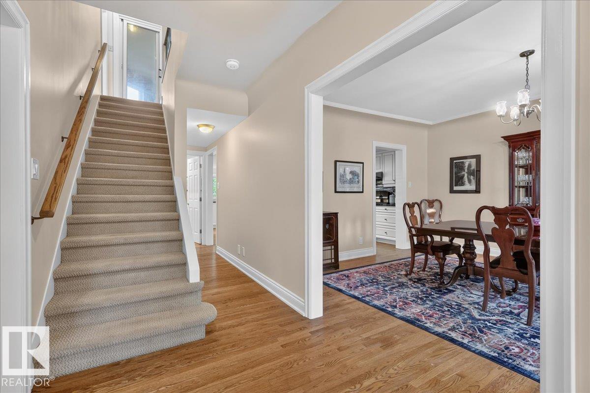 30 ST GEORGE'S CR NW