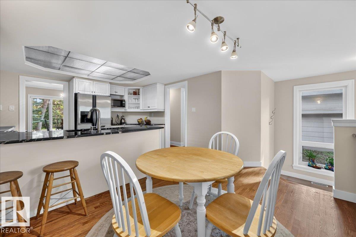 30 ST GEORGE'S CR NW