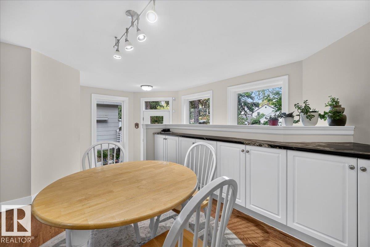 30 ST GEORGE'S CR NW