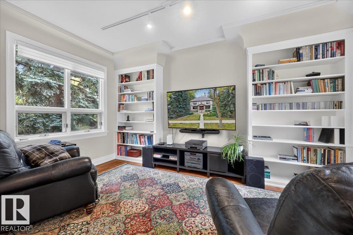 30 ST GEORGE'S CR NW