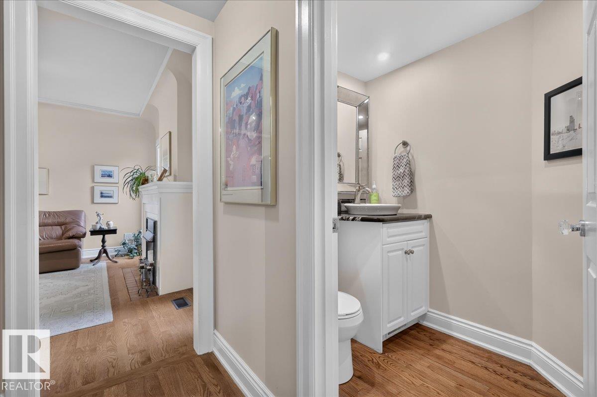 30 ST GEORGE'S CR NW
