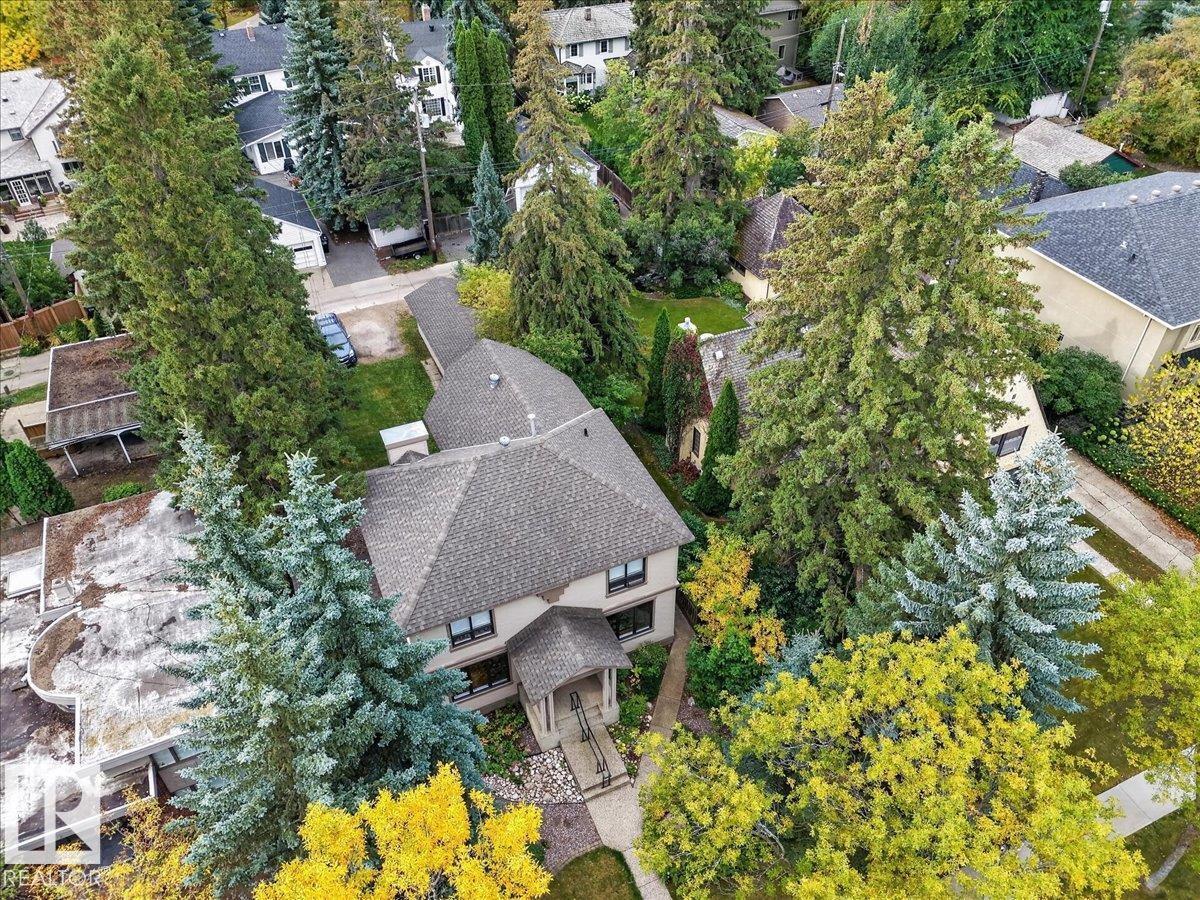 30 ST GEORGE'S CR NW