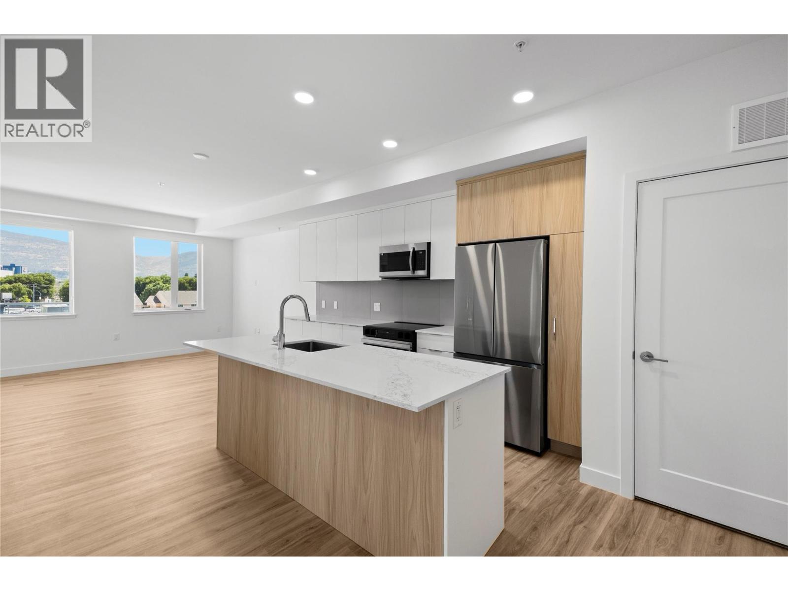270 Riverside Drive Unit# 412, Penticton, British Columbia V2A 5Y5 - Photo 10 - 10401998