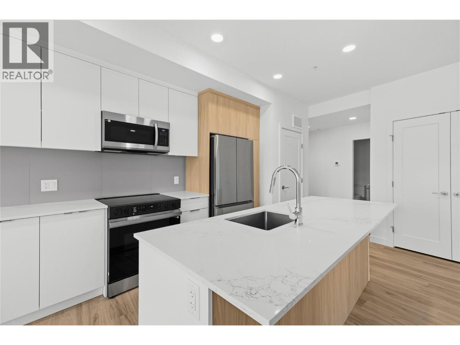 270 Riverside Drive Unit# 412, Penticton, British Columbia V2A 5Y5 - Photo 8 - 10401998