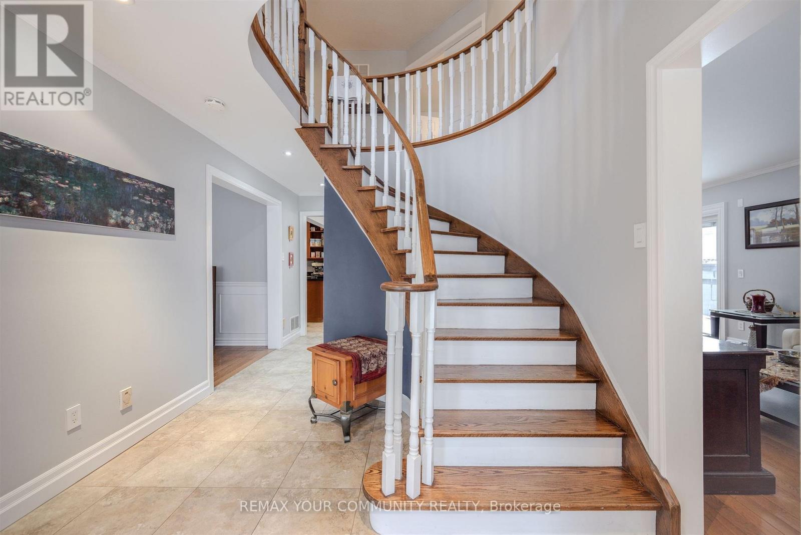 2 Kirkland Court, Richmond Hill (Westbrook), Ontario  L4C 9J1 - Photo 7 - N13843328