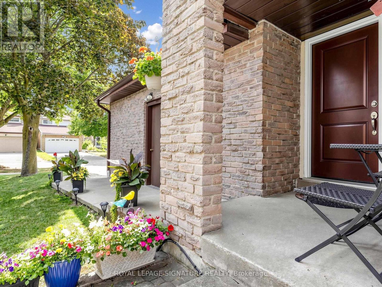 83 Empringham Crescent, Markham (Milliken Mills West), Ontario  L3R 3E9 - Photo 5 - N13843368