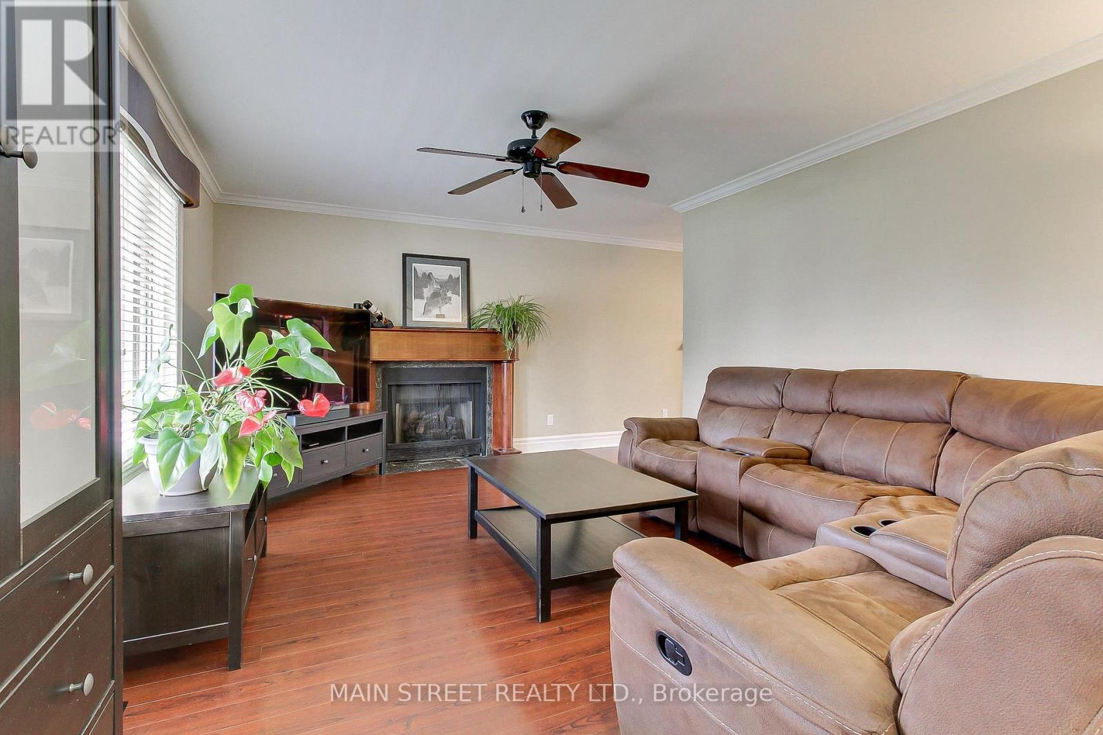 276 Crawford Street, Barrie (Ardagh), Ontario  L4N 3W8 - Photo 4 - S13843418