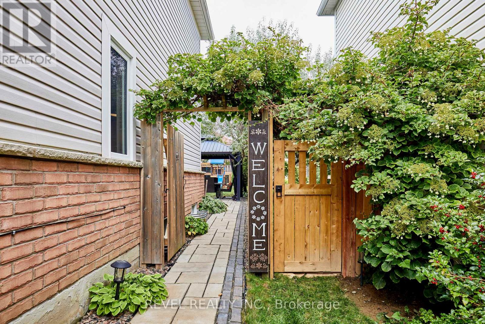 20 Breakwater Drive, Whitby, Ontario  L1N 9R7 - Photo 33 - E13842818