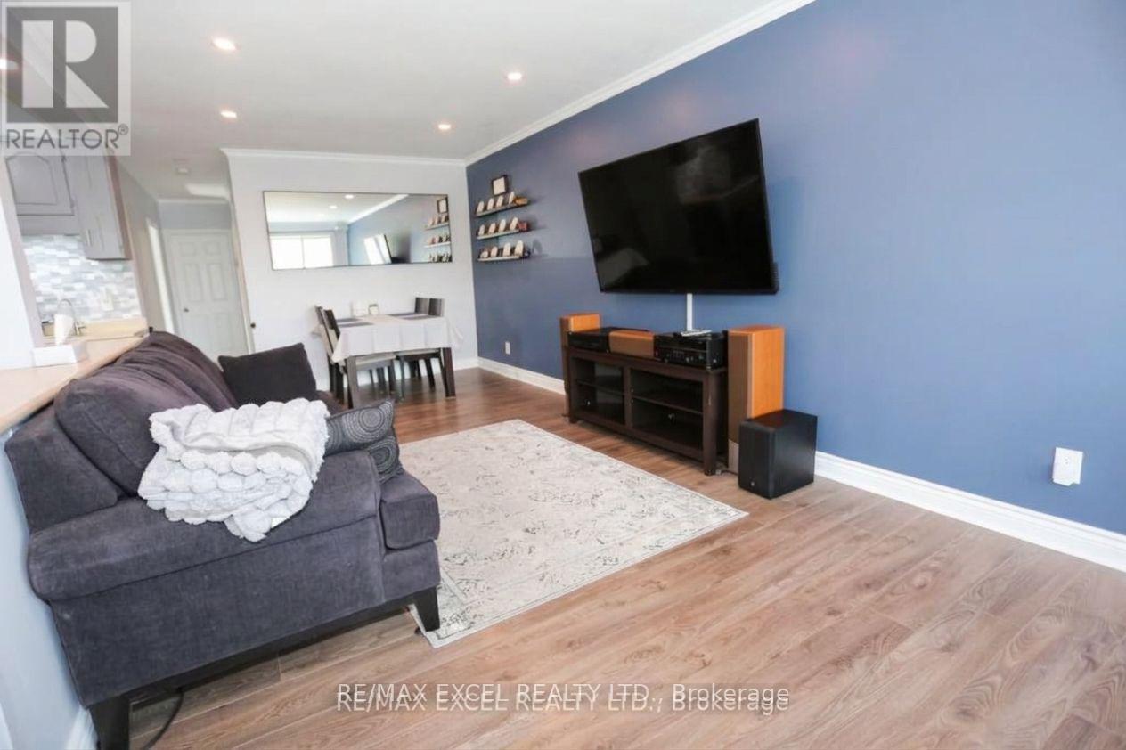 44 Lindsay Avenue, Newmarket, Ontario  L3Y 4N6 - Photo 3 - N13841566