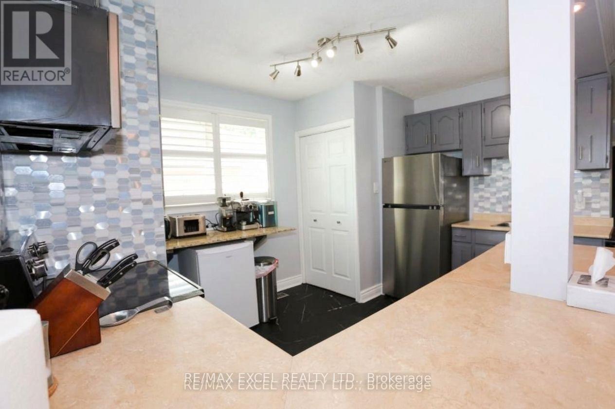 44 Lindsay Avenue, Newmarket, Ontario  L3Y 4N6 - Photo 4 - N13841566