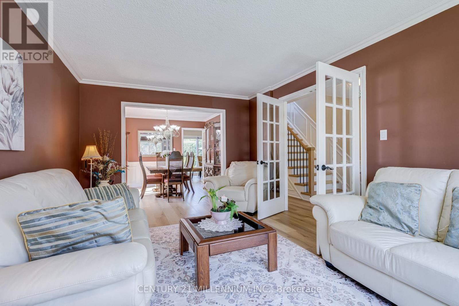 126 Elgin Drive, Brampton, Ontario  L6Y 2E8 - Photo 4 - W13843192