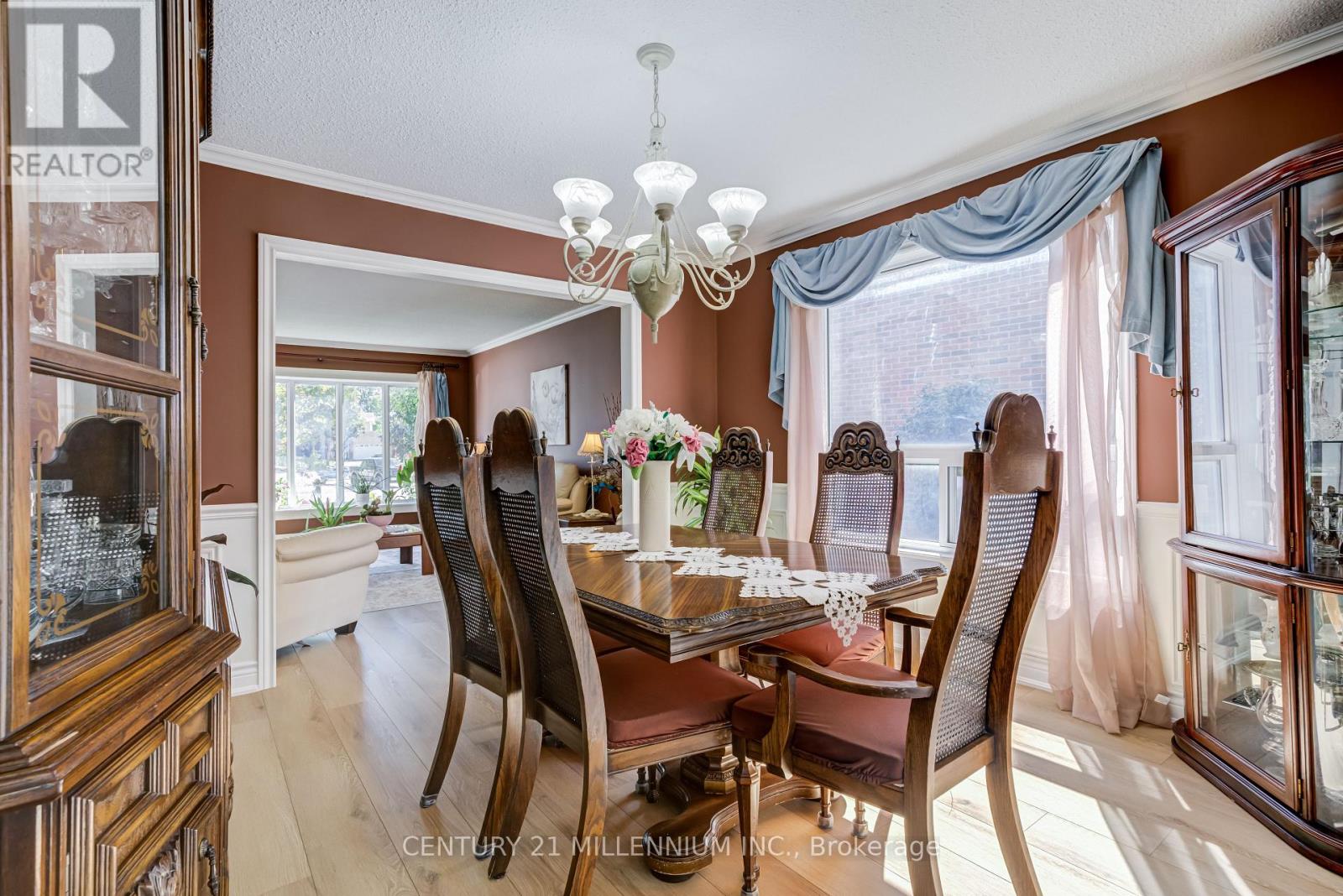 126 Elgin Drive, Brampton, Ontario  L6Y 2E8 - Photo 6 - W13843192