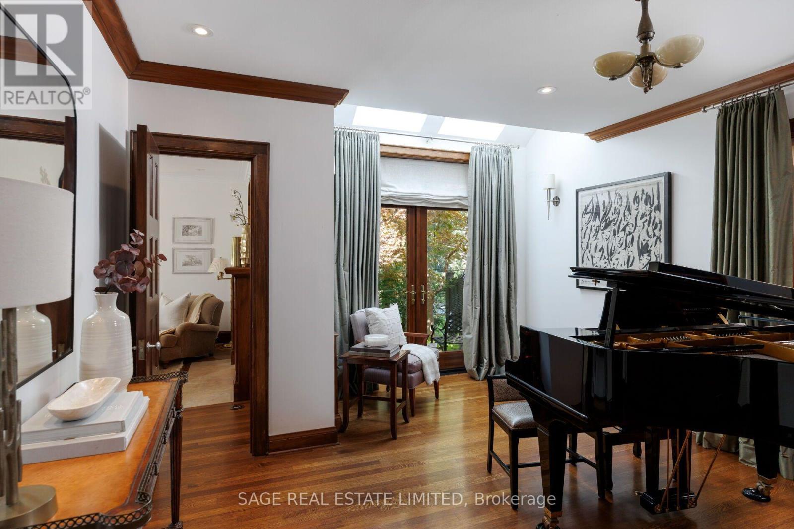 51 King Georges Road, Toronto (Kingsway South), Ontario  M8X 1L4 - Photo 10 - W13843216